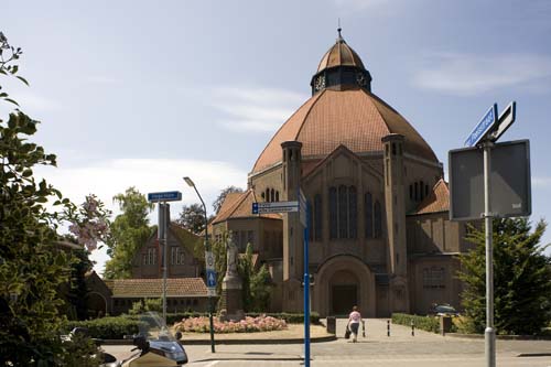 Dongen - Laurentiuskerk  border=