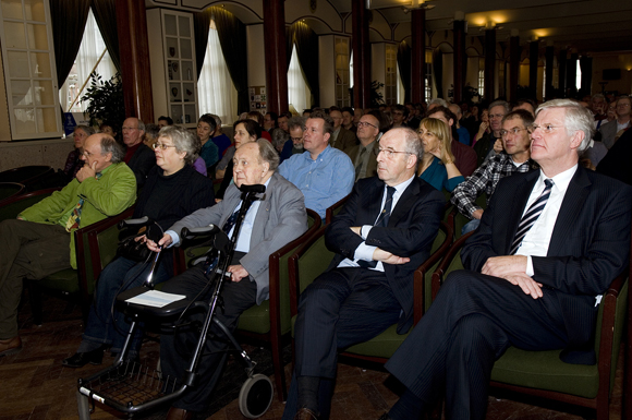 Langs de rand van het zand, presentatie 0001