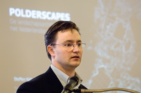 Langs de rand van het zand, presentatie 0001