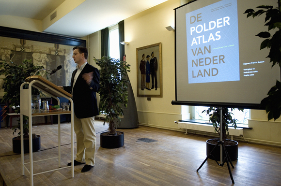 Langs de rand van het zand, presentatie 0001