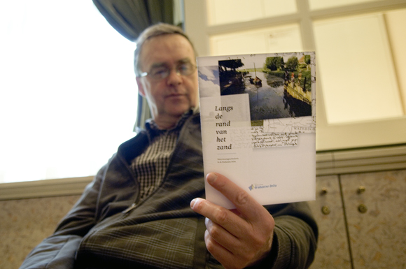 Langs de rand van het zand, presentatie 0001