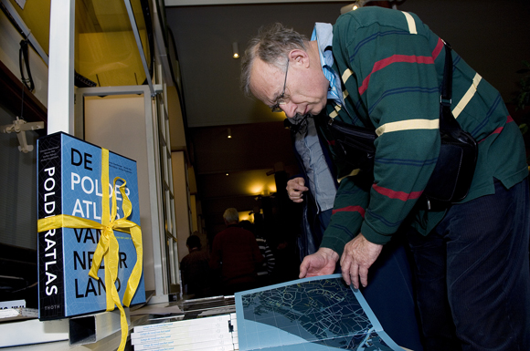 Langs de rand van het zand, presentatie 0001